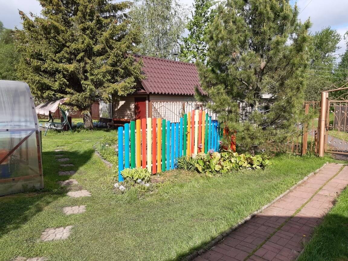 забор из разноцветного штакетника односторонний фото2 в Димитровграде