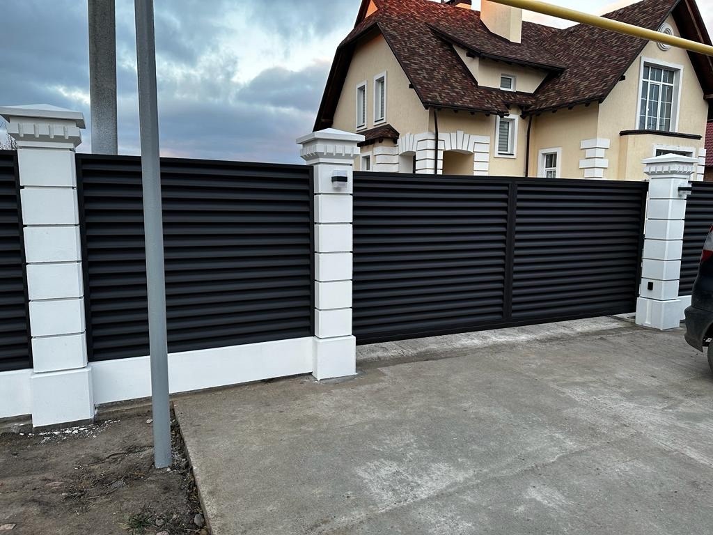 Забор из ламелей Еврожалюзи 35м RAL8019/8019 Темный Шоколад двусторонний MATTE фото 1 в Димитровграде
