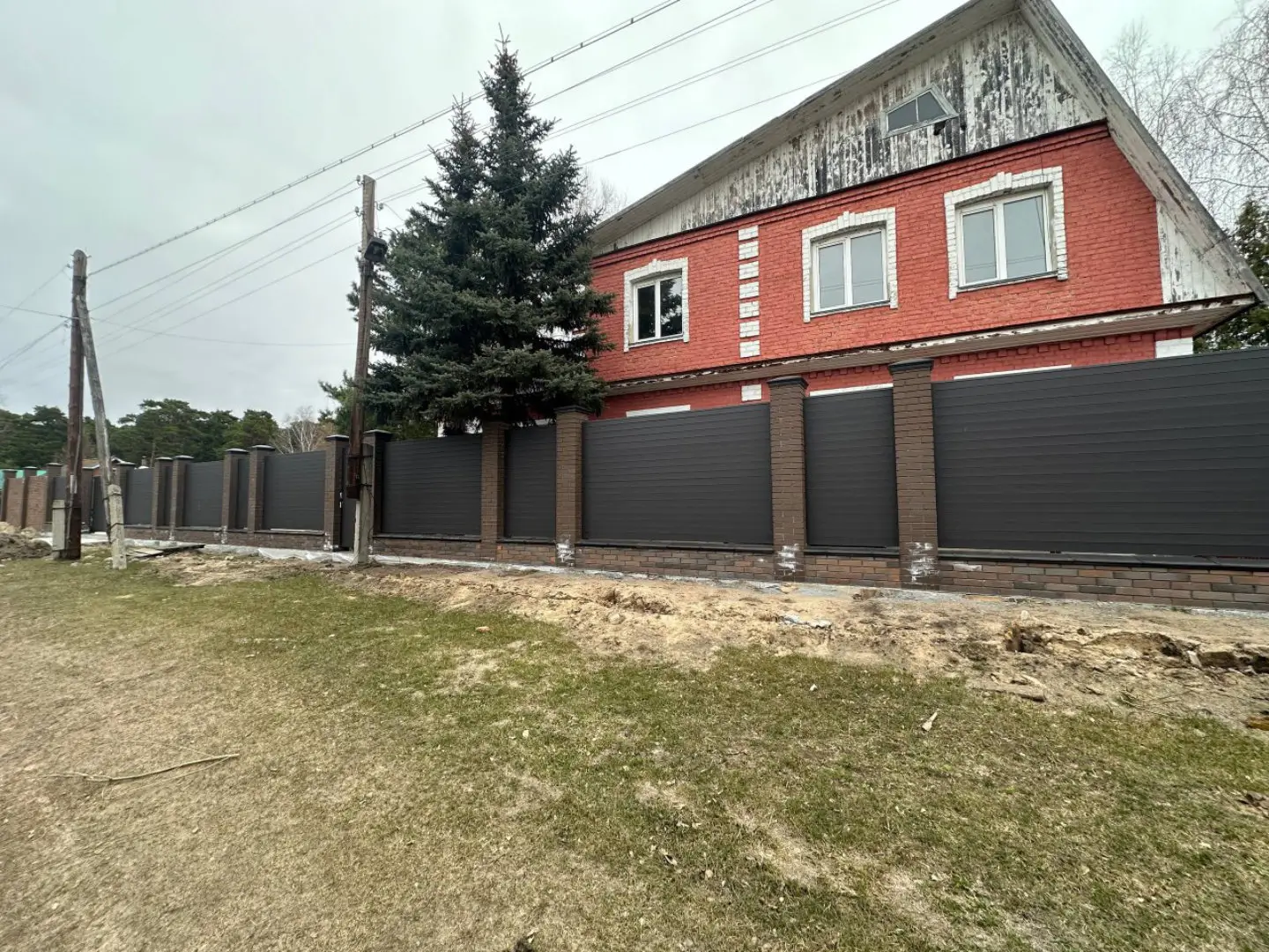 Забор-ранчо из металлического планкена 28м RAL8019 Темный Шоколад МАТТЕ фото 2 в Димитровграде